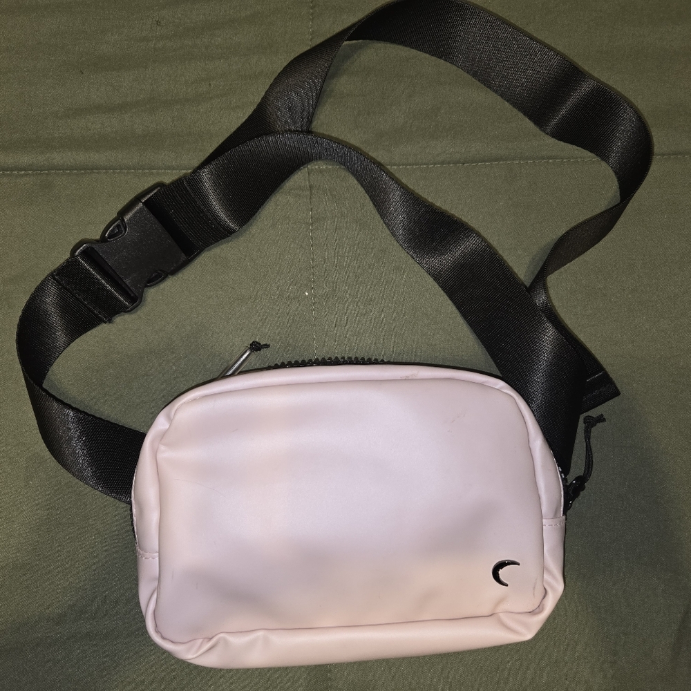 Zyia belt bag/cross body